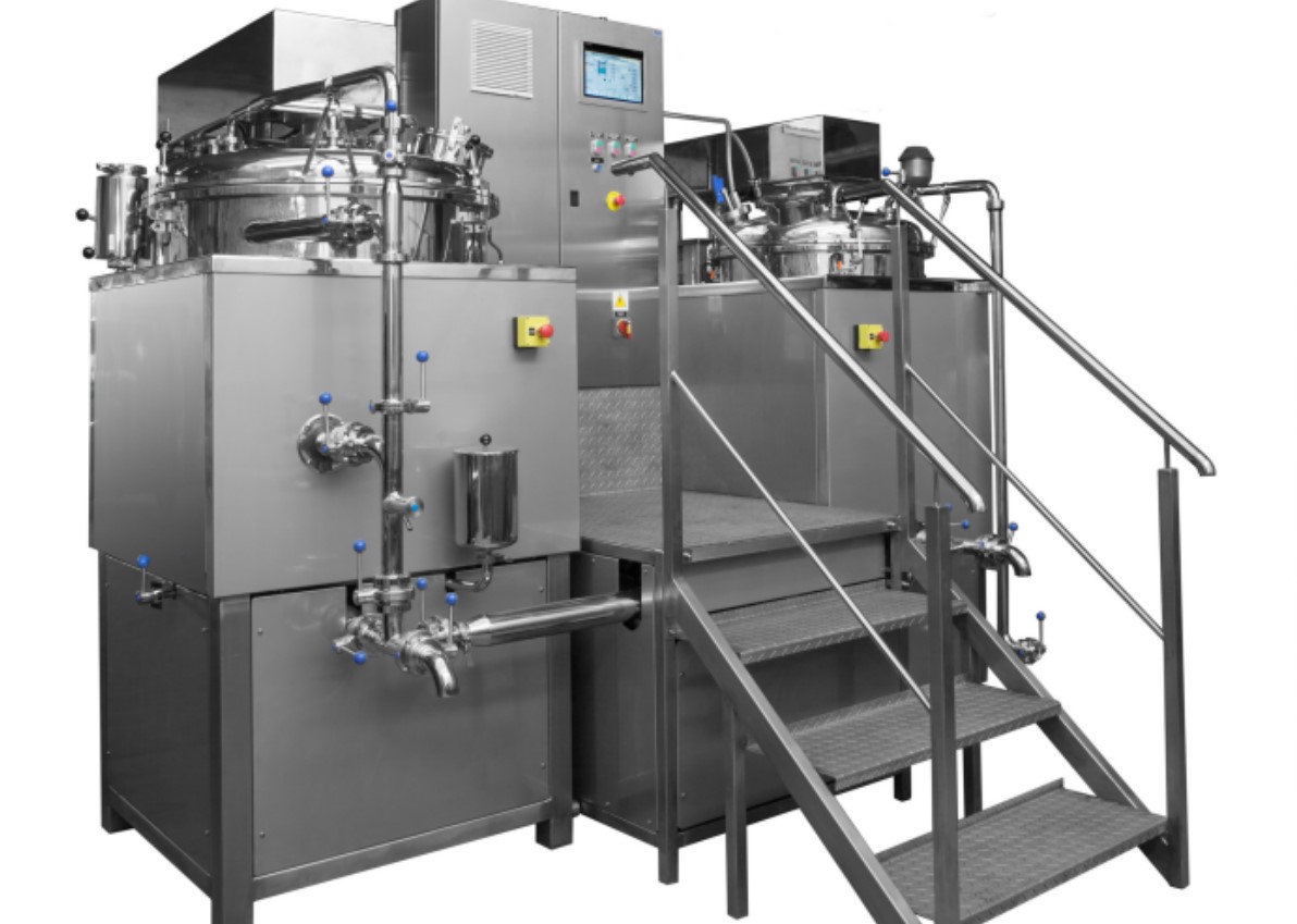 drobné doplnky z kovu a plastu